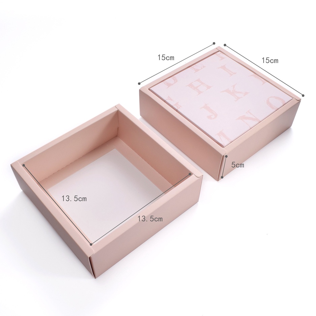 Hộp quà Tặng Chữ cái màu hồng và Hoa anh đào trên nền đen 15x15x5cm đựng quà tặng, bánh kẹo, mỹ phẩm, quần áo xinh xắn