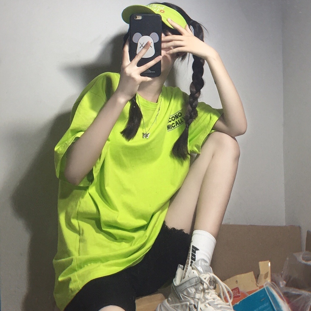 Áo thun tay ngắn màu xanh lá dạ quang in chữ thời trang mùa hè cho nữ