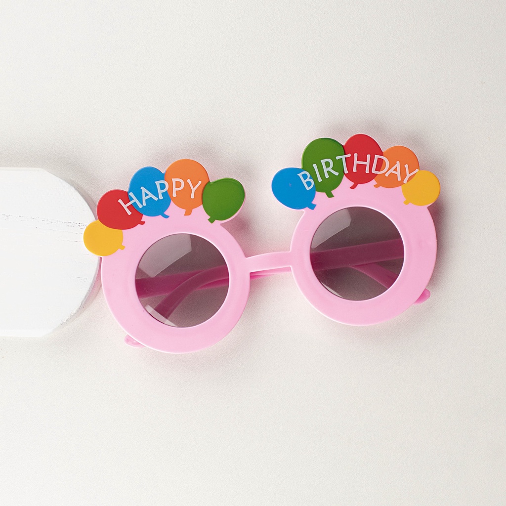 Mắt kinh Happy Birthday phụ kiện trong các bữa tiện sinh nhật