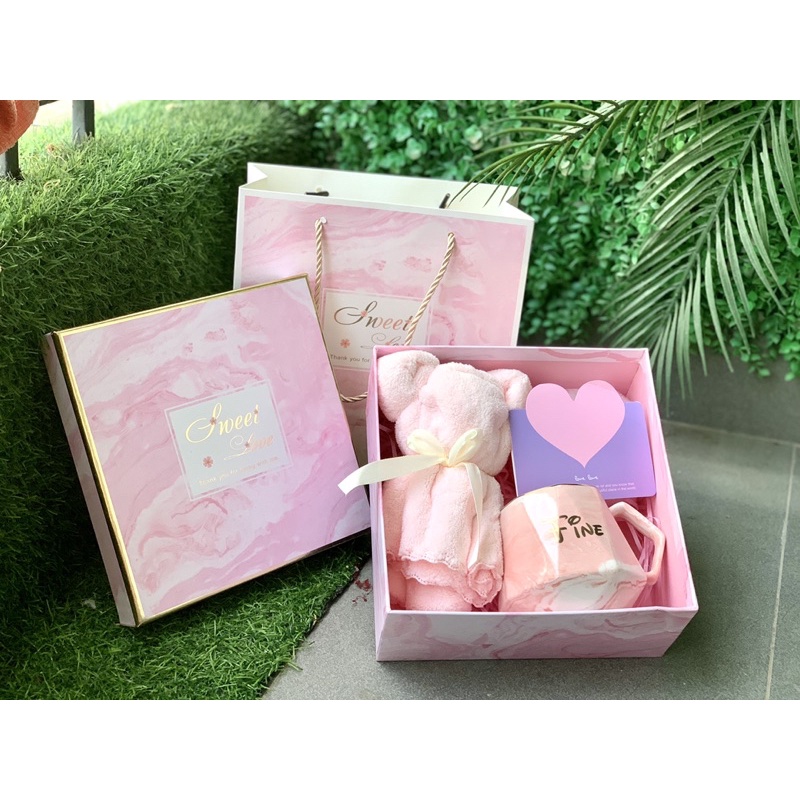 Bộ Cốc Bằng Sứ Sang Chảnh Kèm Khăn Tay Hình Gấu Dễ Thương