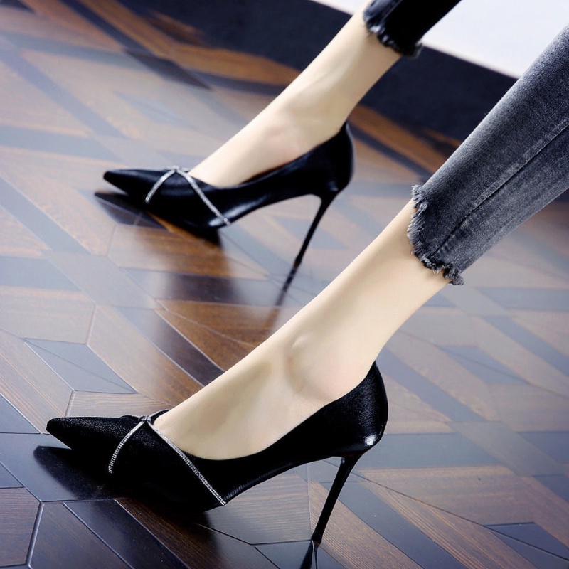 Pointed high heels 2021 spring and autumn new thin heel banquet single shoes