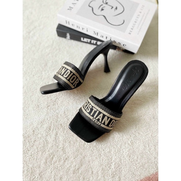 GUỐC NỮ QUAI DIOR THÊU CHỮ GÓT 7CM