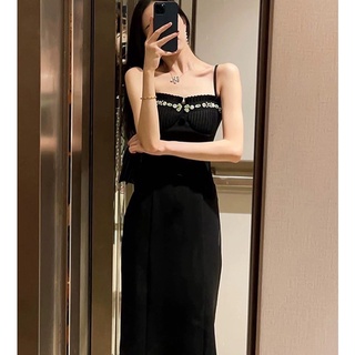 Đầm midi đen 2s xếp ly ngực viền hoa