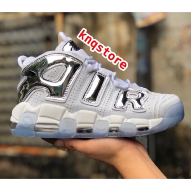 15/5 (Xả Hàng Đón 2020). GIẦY THỂ THAO SNEAKER AIR MORE UPTEMPO NAM NỮ TRẮNG CHỮ BẠC 2019 : ⁸ :; ` ' . ' ' ' |