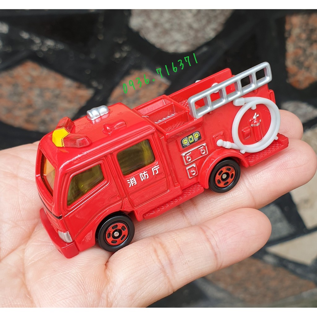 Mô hình xe cứu hỏa bánh đỏ tomica Nhậ thumbnail