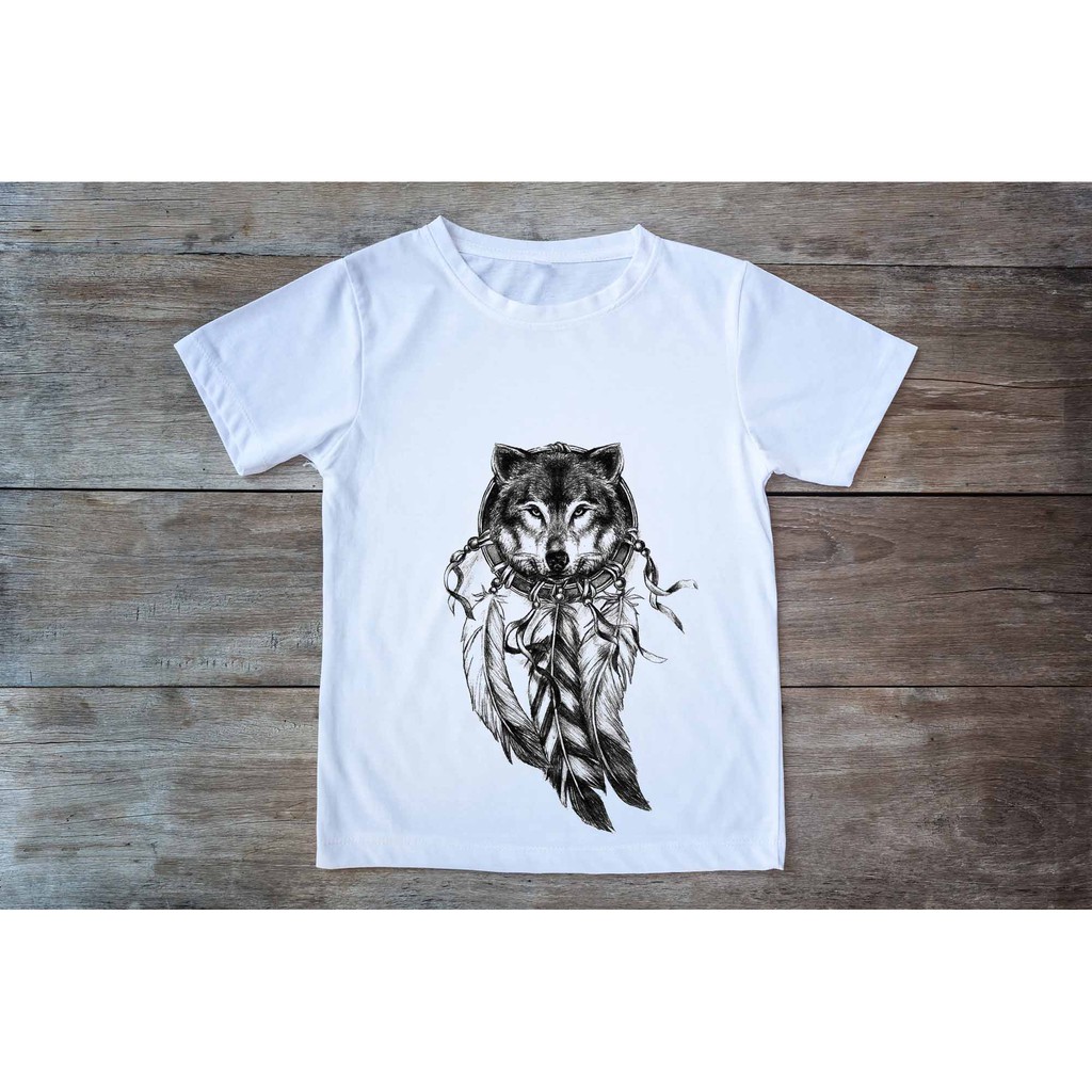 Áo thun in hình Sói treo tường