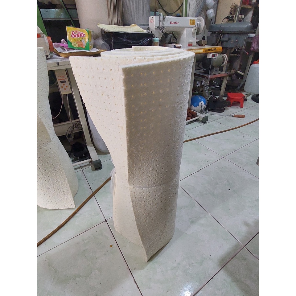 Mút lót bàn ủi có đục lỗ sẵn khổ 80x150cm