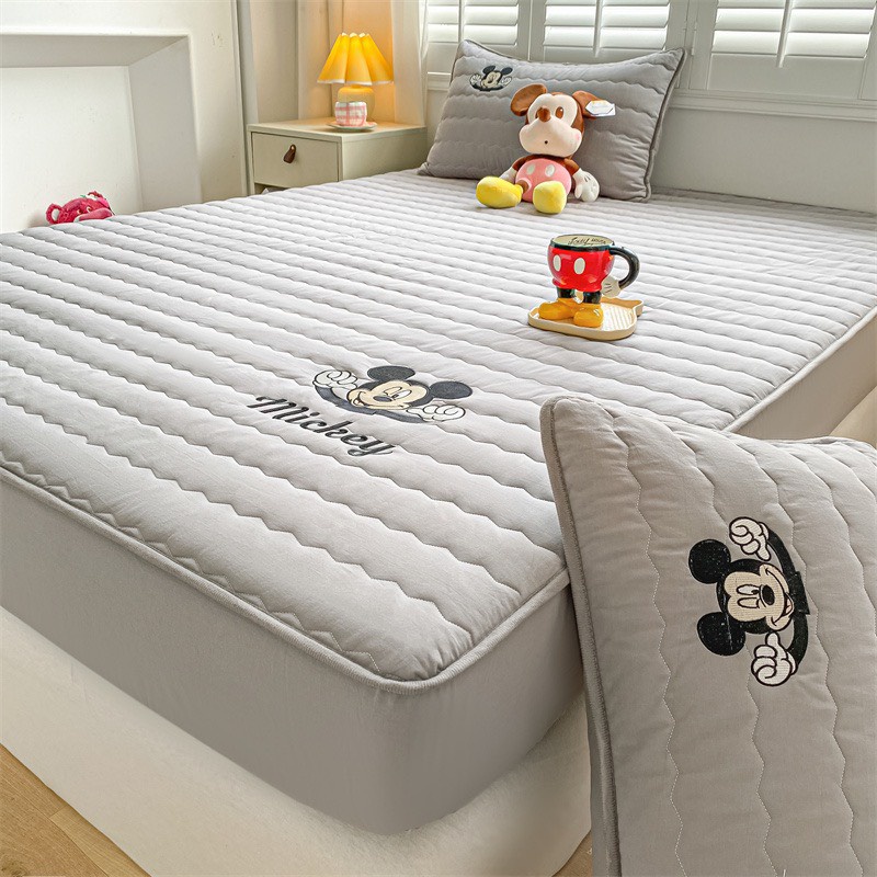 Thảm trải giường cotton matxa hoạt hình Disney, Chất liệu cottton 100s thoáng mát thấm hút mồ hôi tốt đảm bảo an toàn