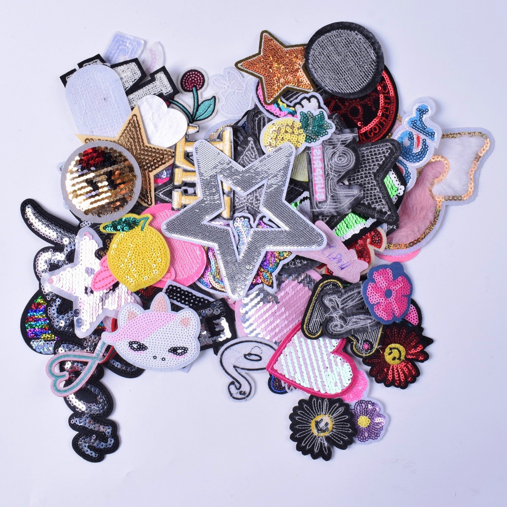 Set 30 Miếng Dán Ủi Trang Trí Ba Lô / Áo Khoác / Đồ Jean Phong Cách Ngẫu Nhiên