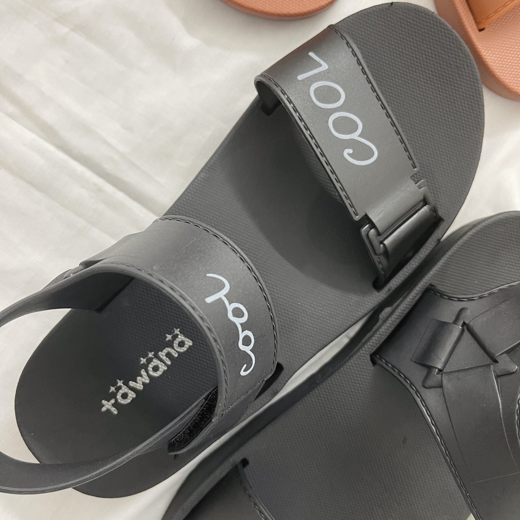 [Mã FAMAYWA2 giảm 10k đơn từ 50k] Sandal nữ dáng basic đế cao su siêu bền siêu êm D147