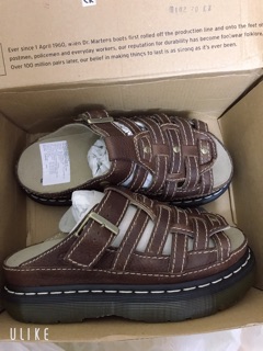 dép Dr. Martens chính hãng