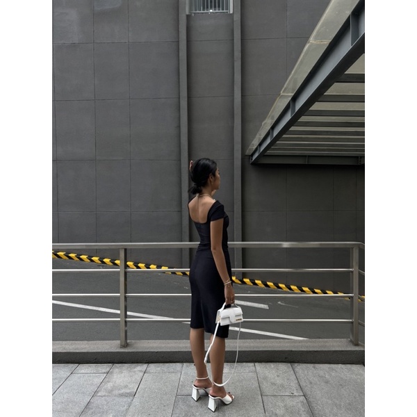 Angelic Cut Dress | Đầm ôm body xẻ tà cúp ngực sang trọng