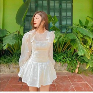 ĐẦM TRẮNG DẬP VOAN NƠ VAI