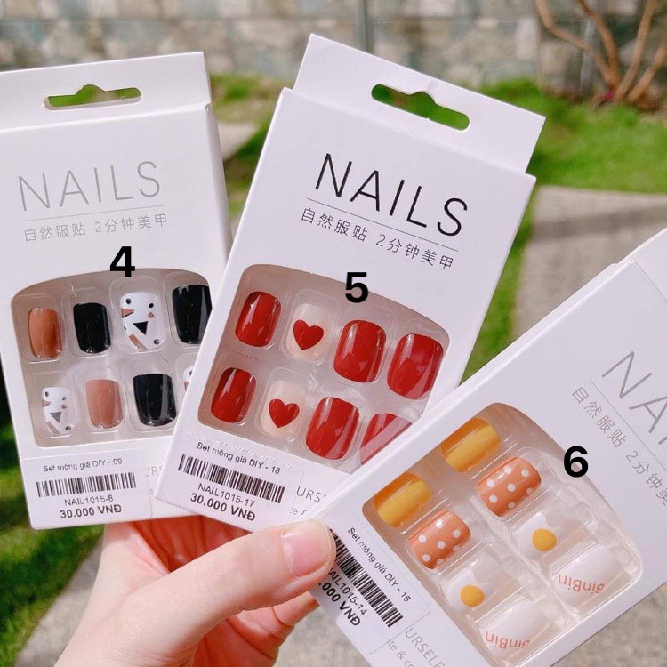 Nail Box (Kèm Keo Dán Móng) Nhiều Mẫu