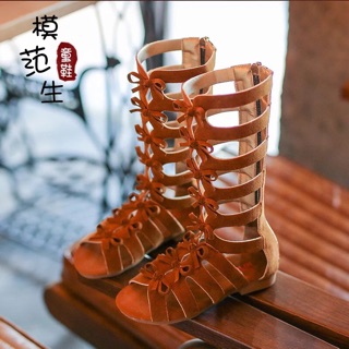 Giầy chiến binh cho bé gái