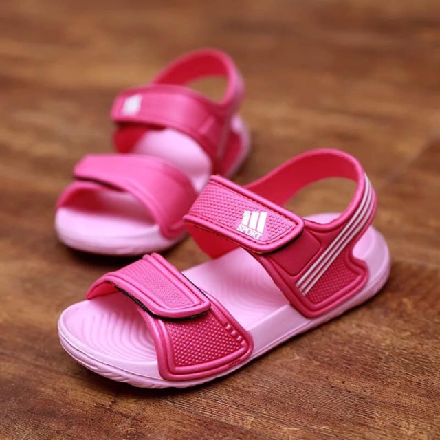 Sandal bé gái