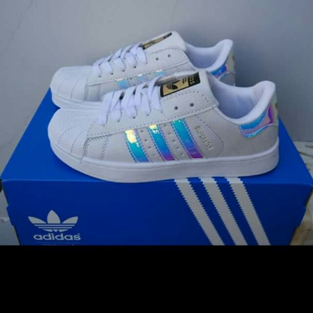 ---✖Adidas superstar rainbow✖--- Đaq giảm giá đây ạ ---Muốn biết thêm chi tiết hãy kéo xuốq phần môtả sán phẩm ✅💨