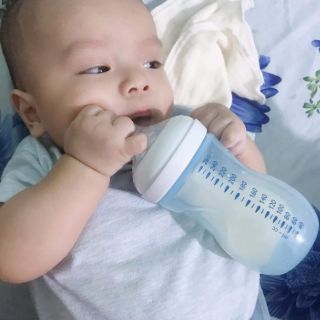 Bình sữa Avent Natural 260ml núm số 3 họa tiết xách tay tách set