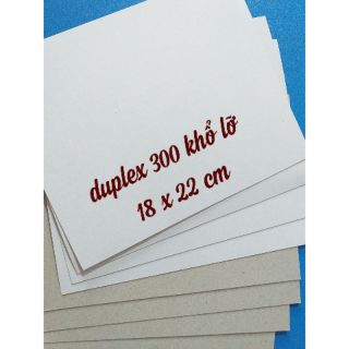 20 tờ duplex 300 khổ lỡ 18 x 22 cm