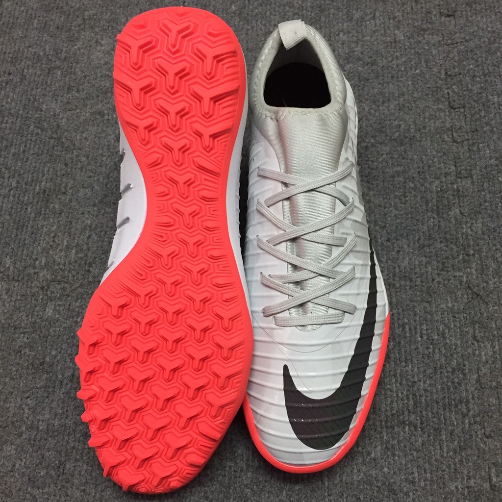 Giày đá bóng TF Mercurial liền ghi sáng nhân tạo