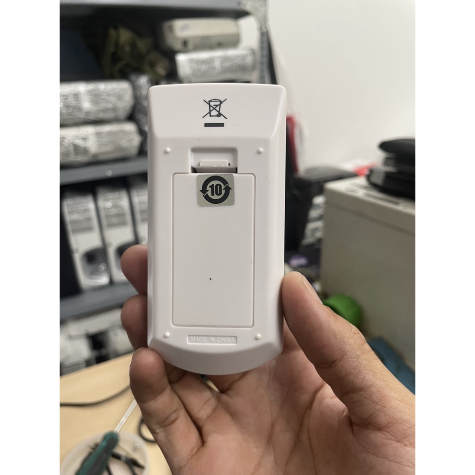 REMOTE MÁY CHIẾU SANYO