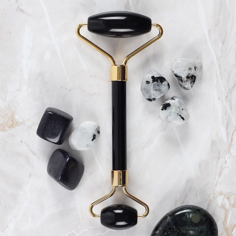 Thanh lăn massage ngừa lão hoá Zoe Ayla Obsidian Facial Roller