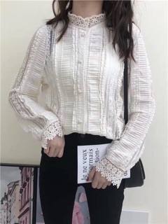 Áo sơ mi phối ren