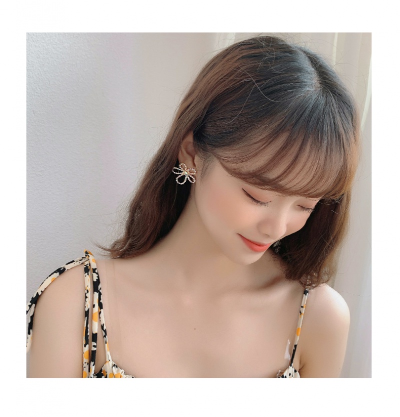 Đôi Khuyên Tai Hình Hoa Đính Kim Cương Giả Thời Trang Cho Nữ