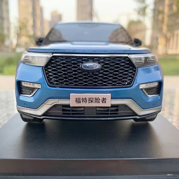 Mô hình  xe Ford Explorer tỉ lệ 1:18