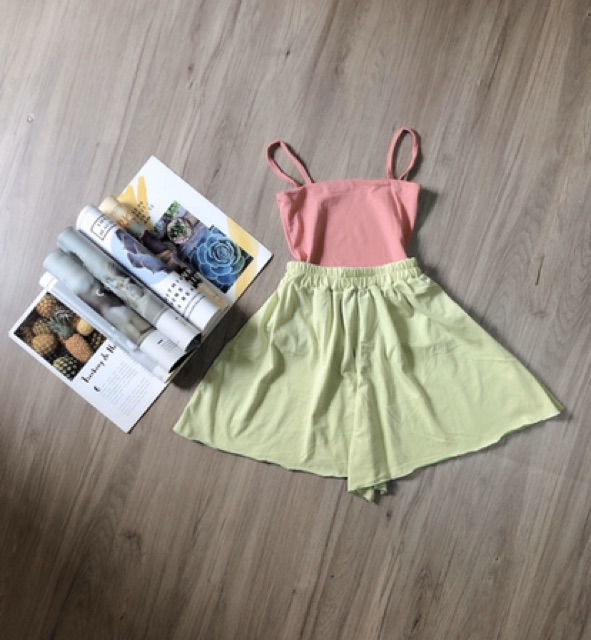 Set áo 2 dây và quần xoè ống rộng | BigBuy360 - bigbuy360.vn