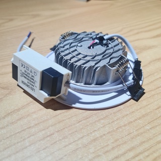 Đèn led âm trần hàng đẹp 7w 3 màu chấn lưu tenta , phi 90 , tiết kiệm điện, đế đúc nhôm tản nhiệt