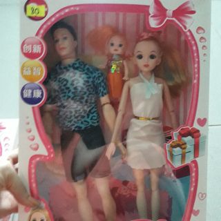 Búp bê gia đình