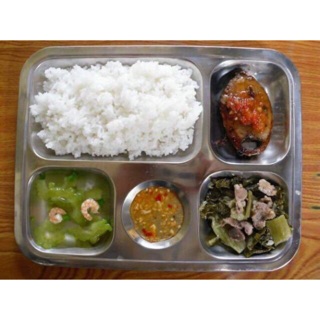 Khay cơm phần 5 ngăn inox sâu có nắp