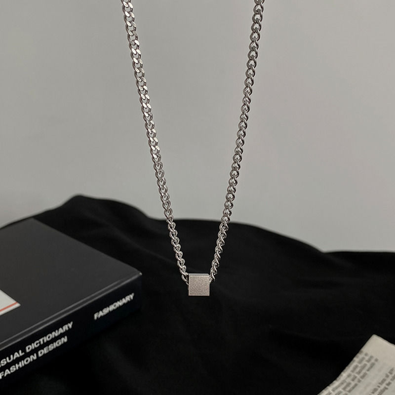 Dây chuyền mặt vuông 19113 hiphop phù hợp với mọi phong cách