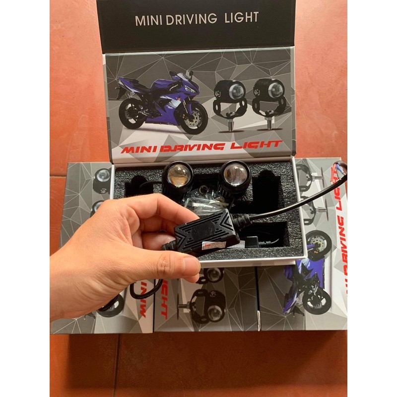 Đèn trợ sáng mini đèn trợ sáng minidriving mini lcho xe máy đèn gầm ô tô đèn trợ sáng mini hai chế độ Pha Trắng cos Vàng