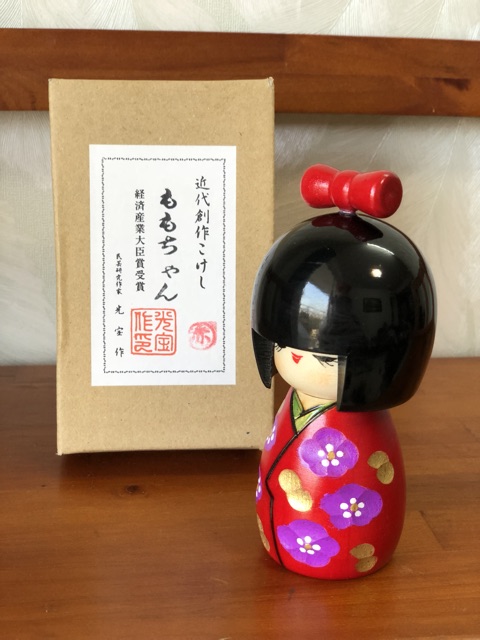 Búp bê Momo, búp bê Nhật Bản, búp bê gỗ Kokeshi cam kết hàng handmade chính hãng Nhật Bản