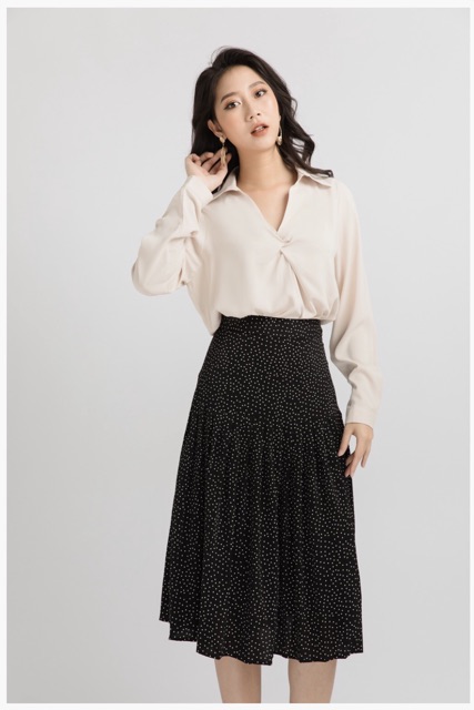 Chân váy chấm bi