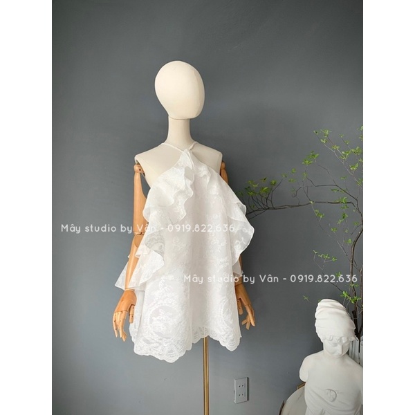 Đầm cổ yếm dáng xoè vải thêu