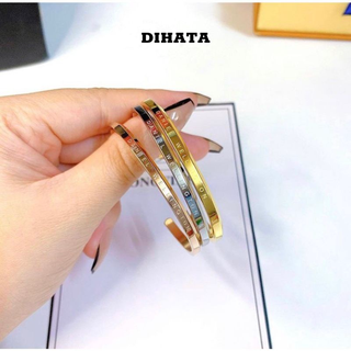 Vòng cuff cặp đôi,vòng tay titan thép không gỉ kiểu chữ c siêu hot no box-dihata shop