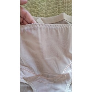 Quần gen bụng cạp cao móc cài