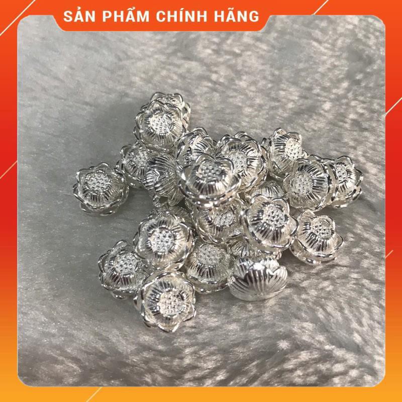 CHARM HOA SEN CHẤT LIỆU BẠC TA