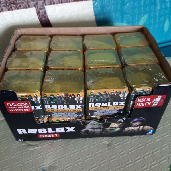 Roblox Toy Box Series 7  Hộp ngẫu nhiên