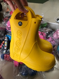 Giày Crocs cho bé