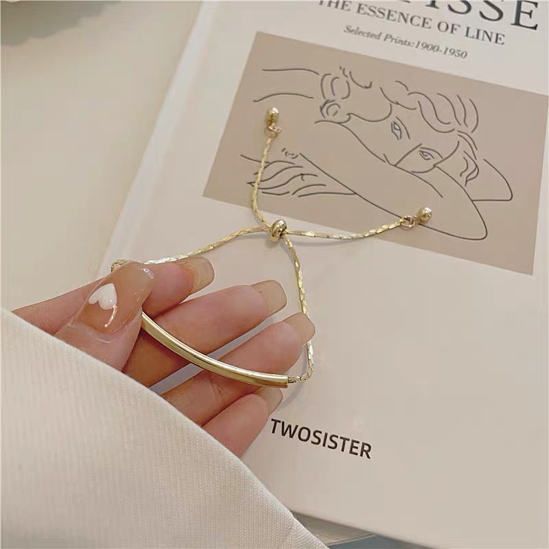 Vòng tay nữ mạn vàng thép Titan cá tính