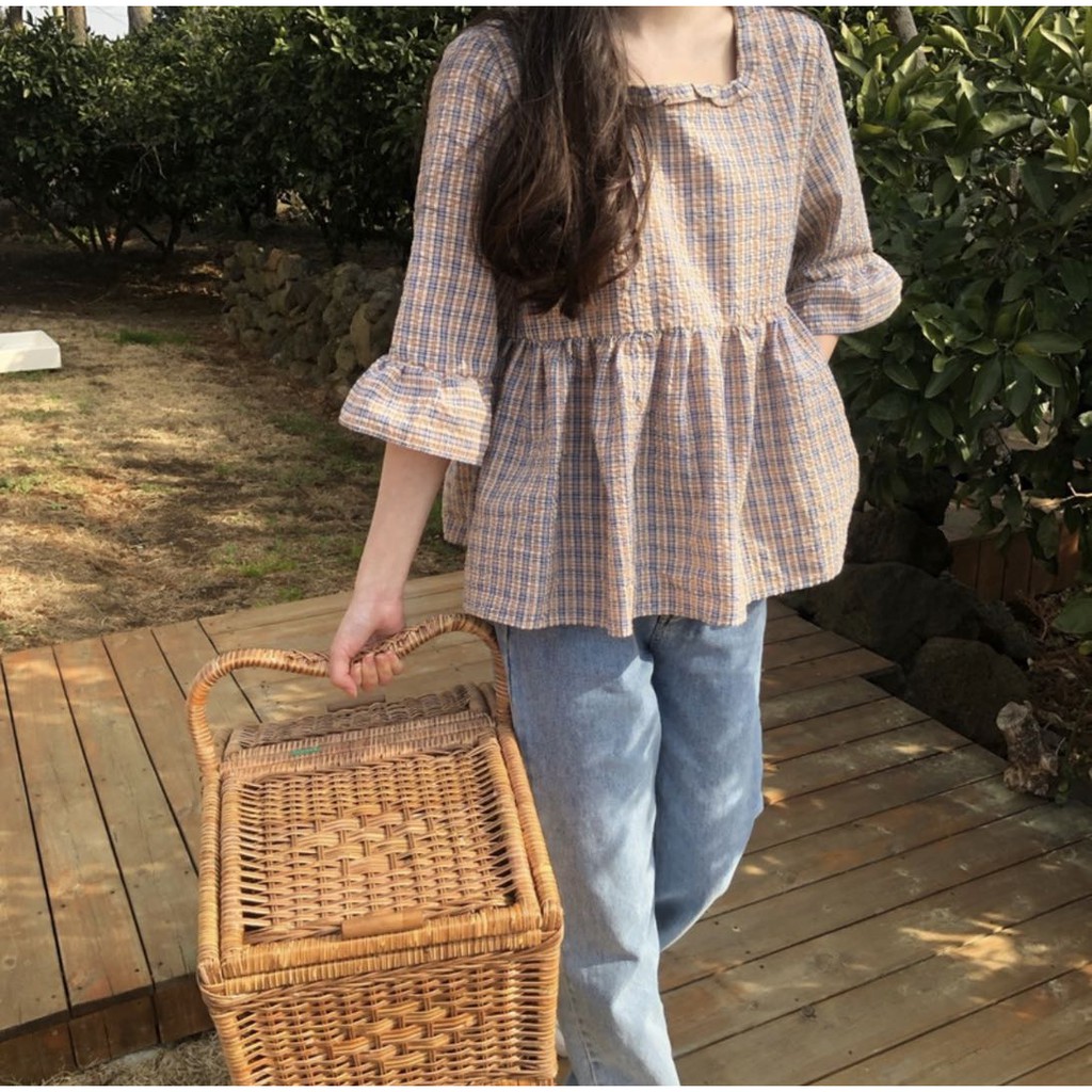 Áo sơ mi kẻ tay xòe