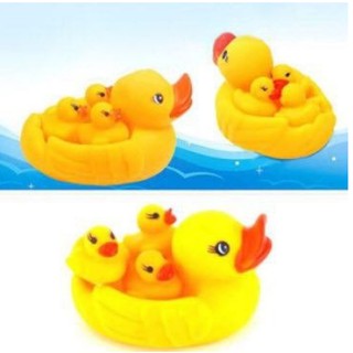 Vịt chíp thả bồn tắm