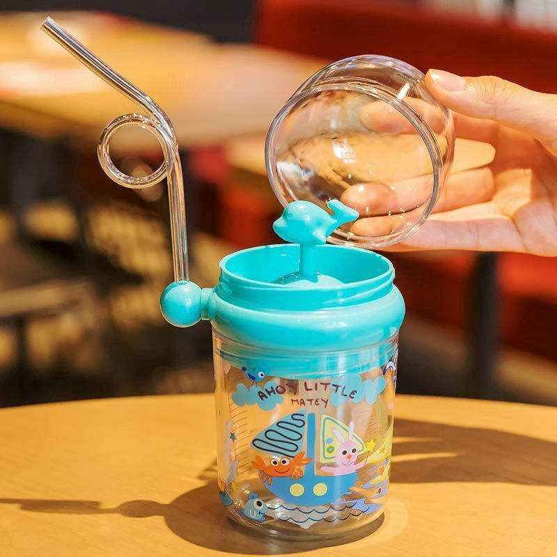 1 Bình Nước Thủy Tinh Hình Cá Voi Có Ống Hút Cho Bé