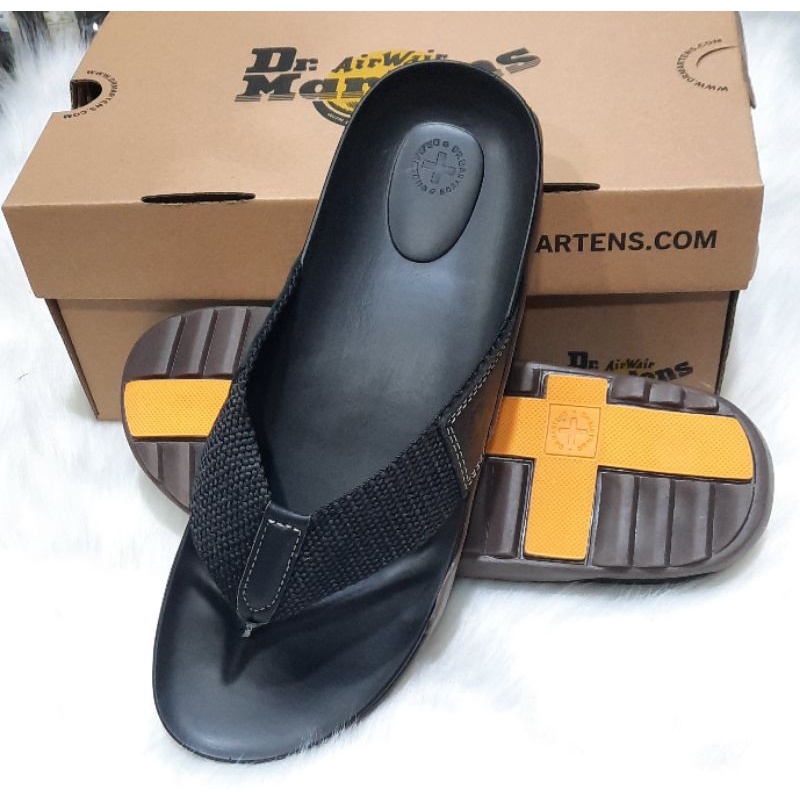 Dép xỏ ngón nam Dr Martin Cao cấp. Hàng Thái Lan chính hãng có kèm hộp.  Dr2