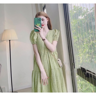 Váy xuông ren cổ V