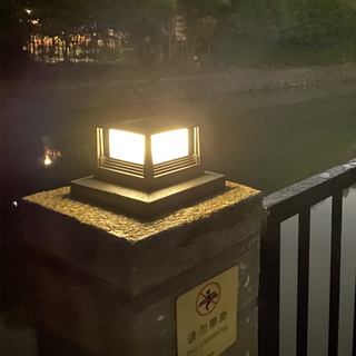 Đèn led ngoài trời năng lượng mặt trời đèn cột đèn trụ năng lượng mặt trời